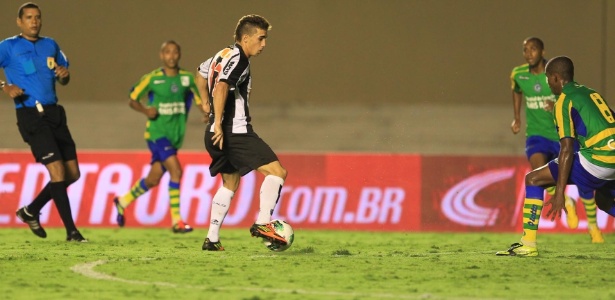 Atlético, de Berola, venceu em BH, mas foi eliminado pela derrota em Goiás por 2 a 0 (f) - Weimer Carvalho/VIPCOMM
