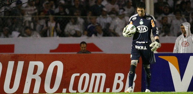 O goleiro Bruno foi titular do Palmeiras no jogo contra o Paraná. Ele deve ter sequência - Hedeson Alves/VIPCOMM