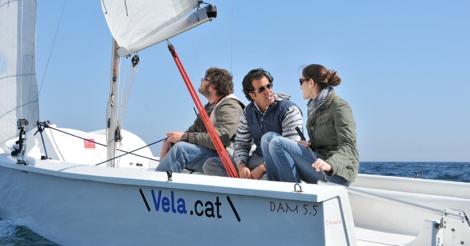 Em Barcelona, ele veleja com a medalhista olímpica Natalia Via Dufresne pela costa da cidade