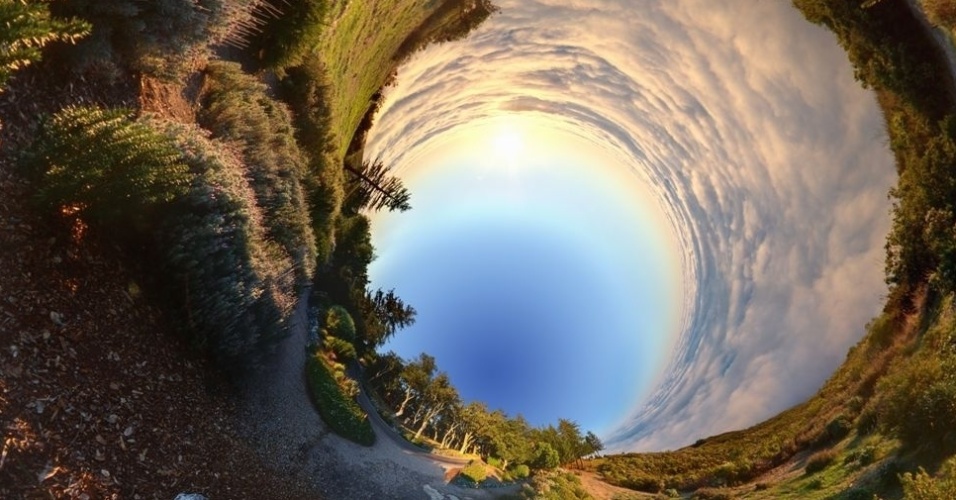 "Em férias com minha noiva, fiz a imagem que chamei de 'Big Sur'. O norte da Califórnia é um lugar mágico, onde elementos épicos colidem. É difícil tirar uma foto ruim lá", diz Slavin - Randy Scott Slavin / Rex Features