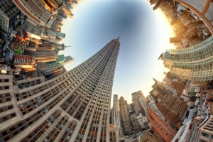 Paisagens retorcidas com um toque de surrealismo são o tema do mais recente trabalho do fotógrafo americano Randy Scott Slavin. Acima, a imagem intitulada "Empire State" - Randy Scott Slavin / Rex Features