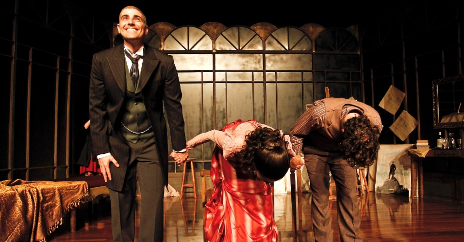 Reynaldo Gianecchini apresenta a peça "Cruel" no CEU Vila Curuça, em São Paulo (26/4/12)