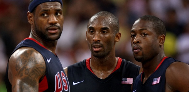 LeBron James, Kobe Bryant e Dwyane Wade conversam durante participação em Pequim-2008