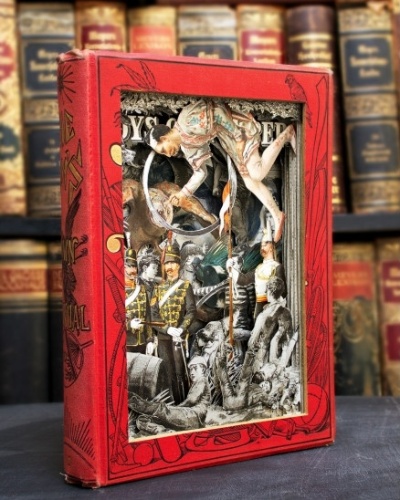 O artista diz que o objetivo é que os livros sejam pendurados na parede ou expostos em uma prateleira, como um objeto de arte - Alexander Korzer-Robinson / Barcroft 