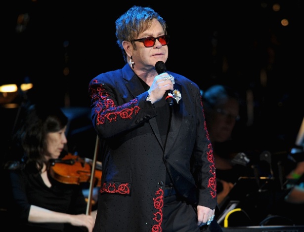 O cantor Elton John em jantar beneficente contra o desmatamento, em Nova York (3/4/12) - Getty Images