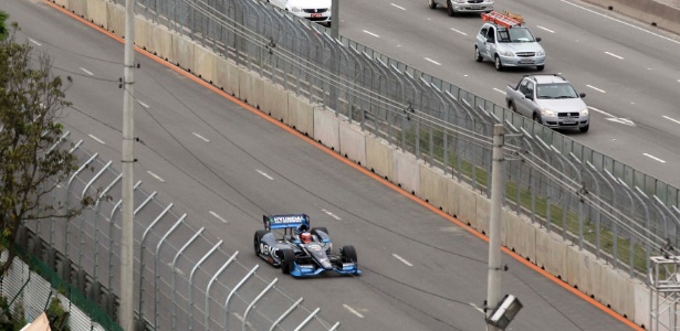 "Novato", Barrichello será um dos brasileiros em ação na SP Indy 300 neste domingo - Paulo Whitaker/Reuters