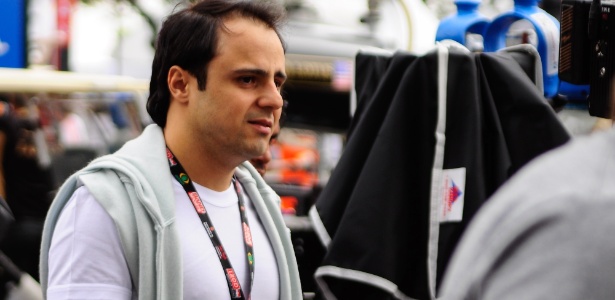 Felipe Massa visita os boxes de Rubens Barrichello no Anhembi - Claudio Capucho / Fotoarena 