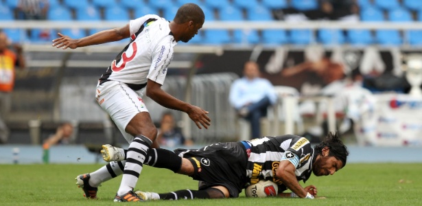 Loco Abreu disse que não aceita não ser titular e dificultou retorno ao Botafogo - Júlio César Guimarães/UOL