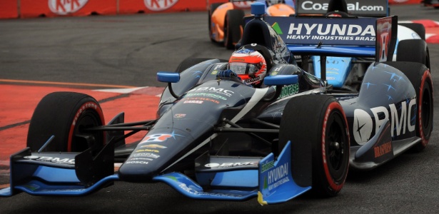 Rubens Barrichello em ação durante a etapa de São Paulo da Fórmula Indy - Nelson Almeida/AFP