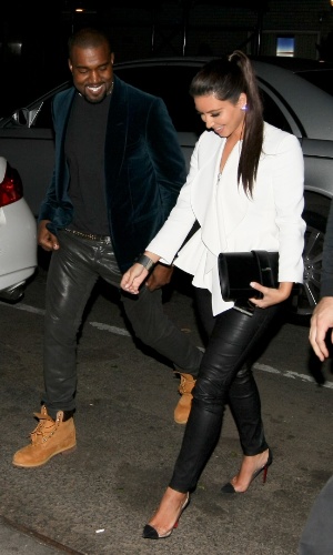 Kim Kardashian e Kanye West passam o dia juntos em Nova York (28/4/12)