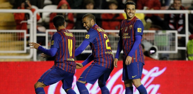 Thiago Alcantara e Daniel Alves dançam em comemoração de gol do Barcelona - Angel Martinez/Getty Images