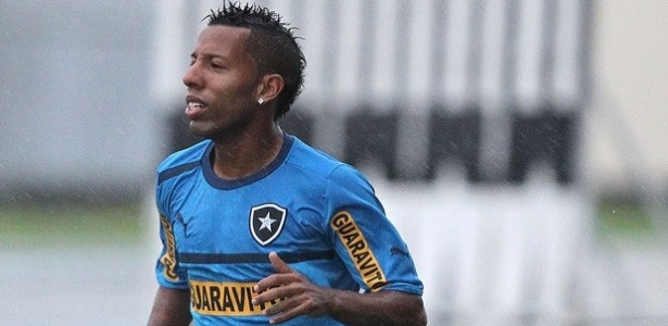 Emprestado pelo Corinthians, Vitor Júnior já vinha treinando no Botafogo desde segunda - Satiro Sodré/AGIF