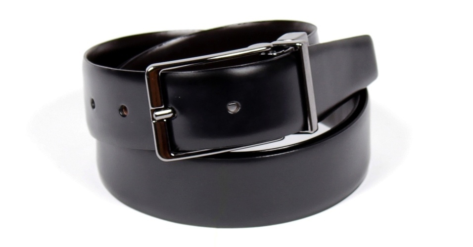 Cinto social com fivela em níquel reversível nas cores preta e café. R$ 129, na Rich (Tel.: 11 3062 2516) Preço pesquisado em abril de 2012 e sujeito a alteração  - Divulgação