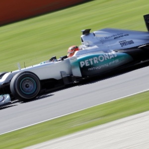 Michael Schumacher testa seu carro em Mugello; equipe venceu com Rosberg na China - REUTERS/Alessandro Bianchi 