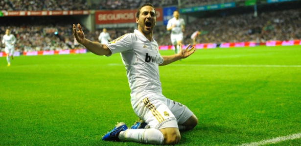  Higuaín, do Real, comemora gol contra o Athletic Bilbao; time da capital é campeão - Felix Ordonez/Reuters