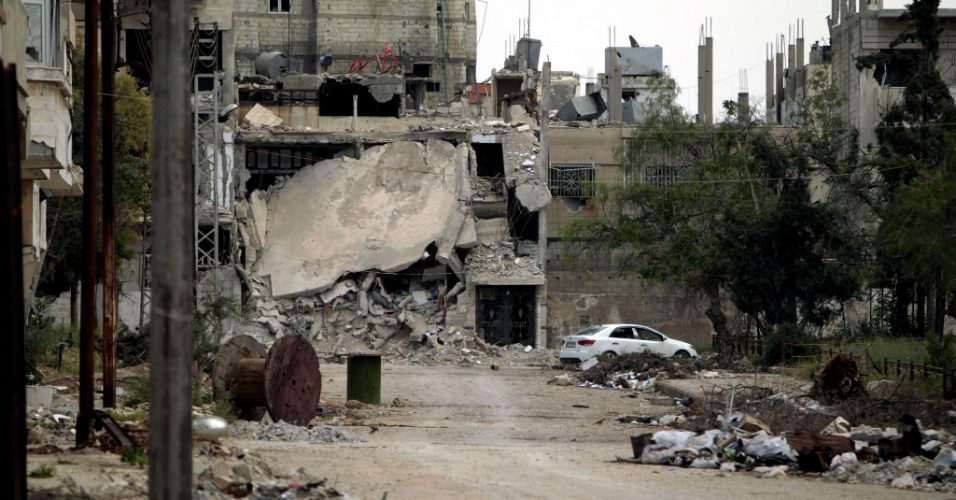 Vista geral mostra destruição no bairro de Bab Amro, na periferia de Homs
