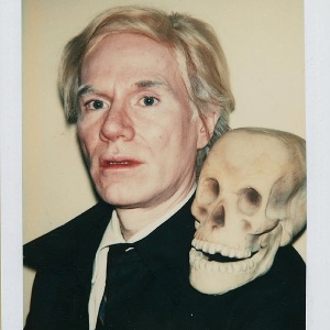 Autorretrato em polaroide do artista Andy Warhol - Divulgação