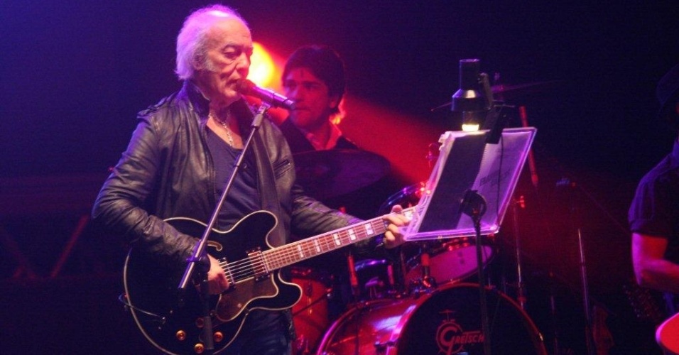 Erasmo Carlos se apresenta no Palco Bangu durante o Viradão Carioca (5/5/2012) - Zulmair Rocha/UOL