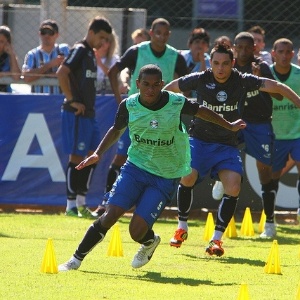 Fernando participa de treinamento do Grêmio no estádio Olímpico e prefere não ver a final do RS - Lucas Uebel/Grêmio FBPA