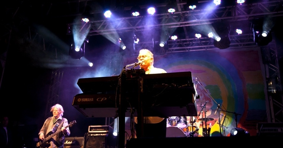 Guilherme Arantes diz que não tem vergonha de ser chamado de brega durante show na Virada Cultural (5/5/2012) - Guilherme Zauith/UOL