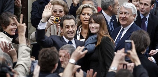 Sarkozy com a ex-primeira dama Carla Bruni - Eric Gaillard/Reuters