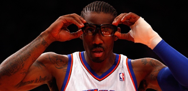 Amare Stoudemire machucou a mão dando um soco em uma superfície de vidro - Jeff Zelevansky/Getty Images/AFP