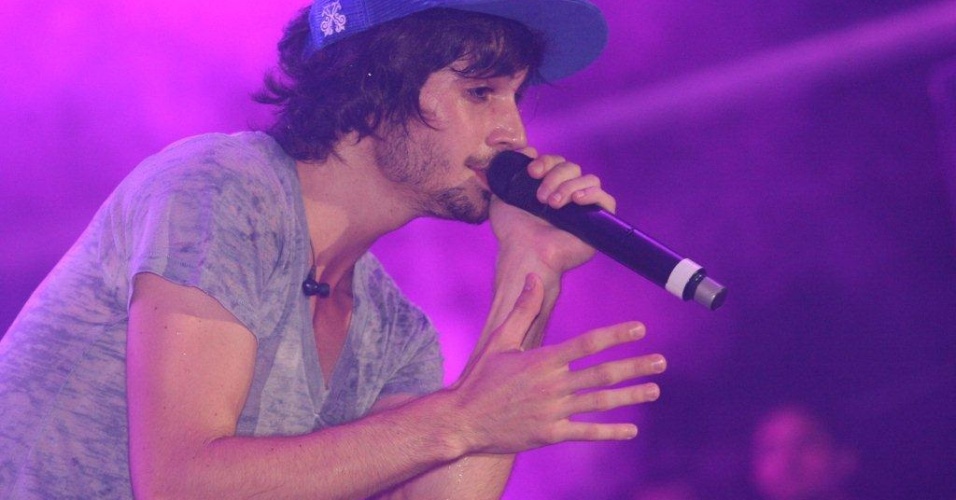 Fiuk apresenta músicas como "Quero Toda A Noite" e o cover de Lulu Santos, "Assim Caminha a Humanidade" durante show no Palco Quinta da Boa Vista do Viradão Carioca (6/5/2012) - Zulmair Rocha/UOL