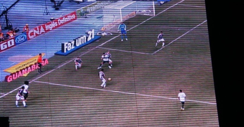 Jogo do Botafogo contra o Fluminense é exibido durante a programação do Viradão (6/5/2012) - Zulmair Rocha/UOL