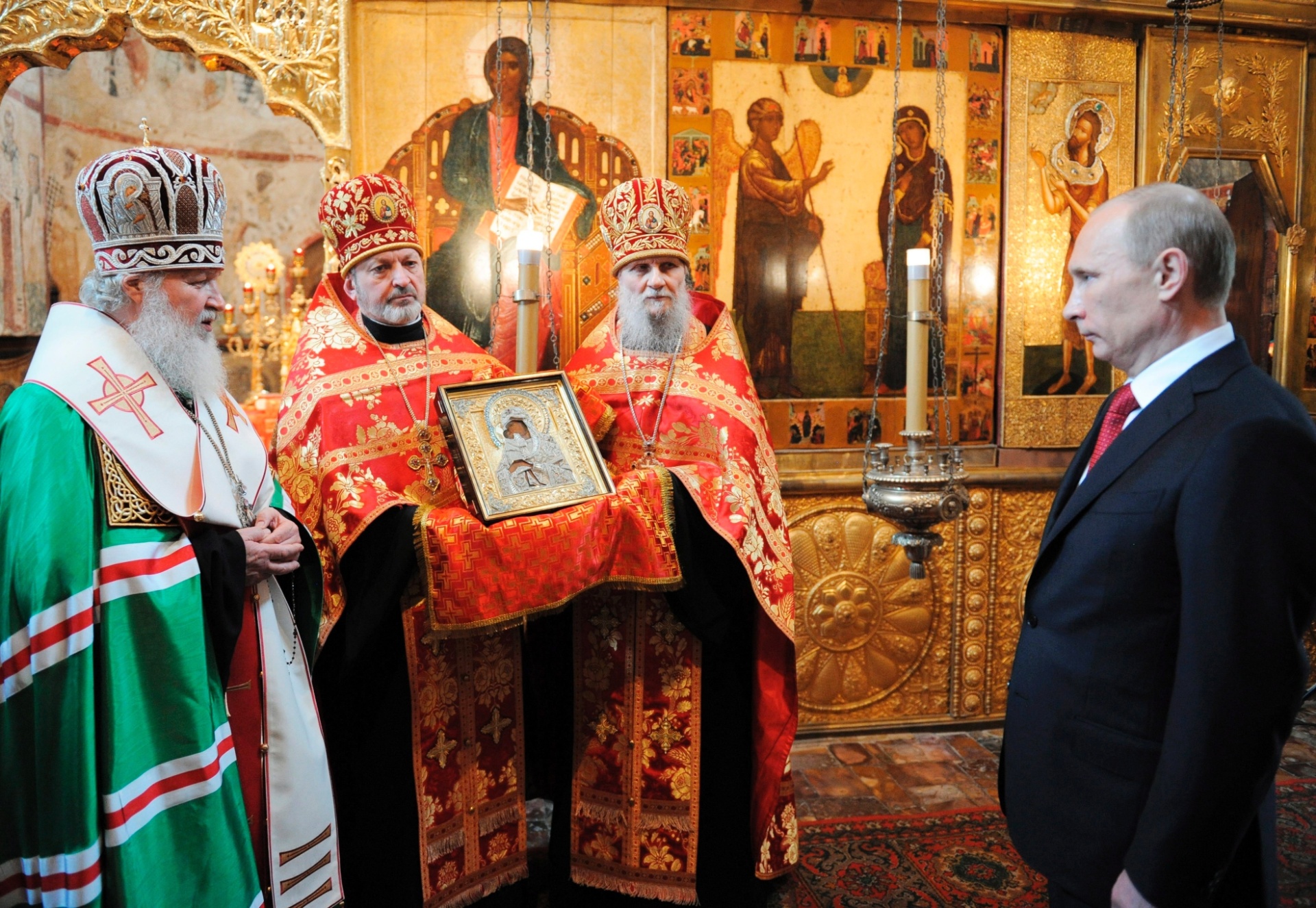  Igreja russa protesta contra instalação do 'Olho de Sauron'  em Moscou