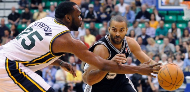 Spurs, de Tony Parker (à direita) atropelou o Utah Jazz, de Al Jefferson - Eli Lucero/Reuters