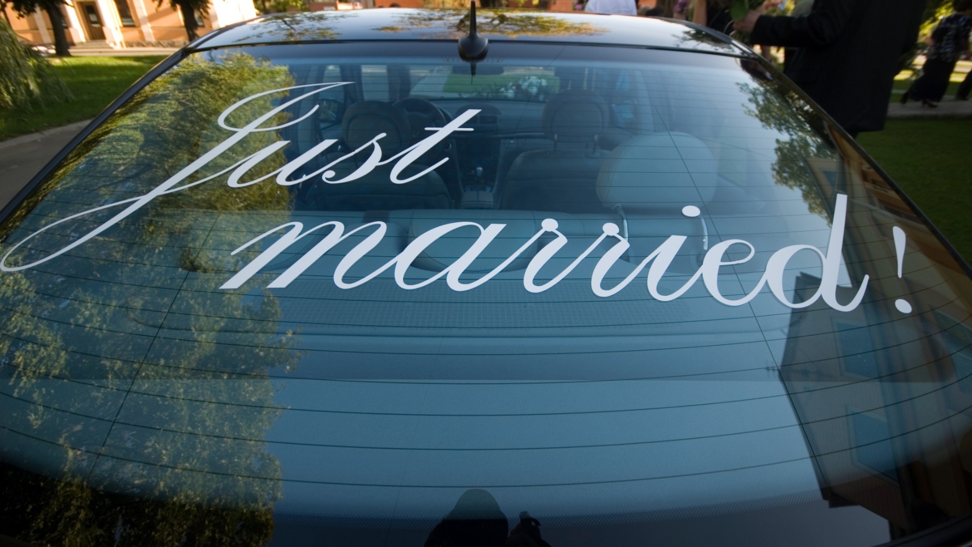 Imagem usada em matéria sobre como enfeitar o carro dos noivos - Thinkstock