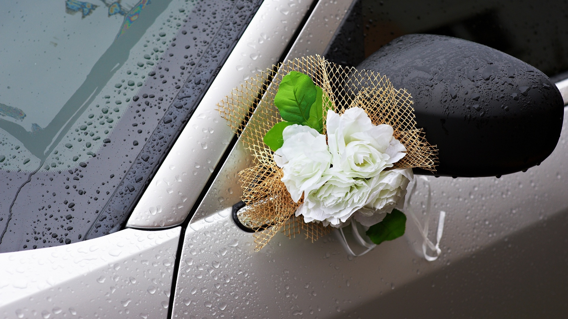 Imagem usada em matéria sobre como enfeitar o carro dos noivos - Thinkstock