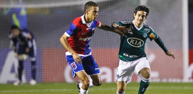 Valdivia deve reforçar Palmeiras na partida contra o Atlético-PR pela Copa do Brasil - Julia Chequer/Folhapress