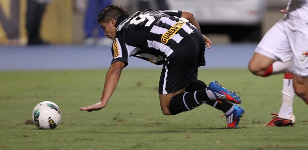 Elkeson garante estar focado no Botafogo, mas reiterou desejo de jogar na Europa - Satiro Sodre/AGIF