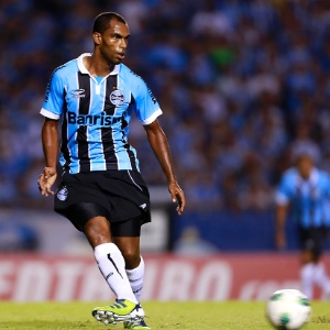Naldo espera manter regularidade para renovar contrato com o Grêmio e seguir no clube em 2013 - Jefferson Bernardes/Vipcomm