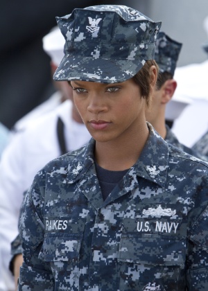 A cantora Rihanna em cena do filme "Battleship - A Batalha dos Mares", de Peter Berg - Divulgação