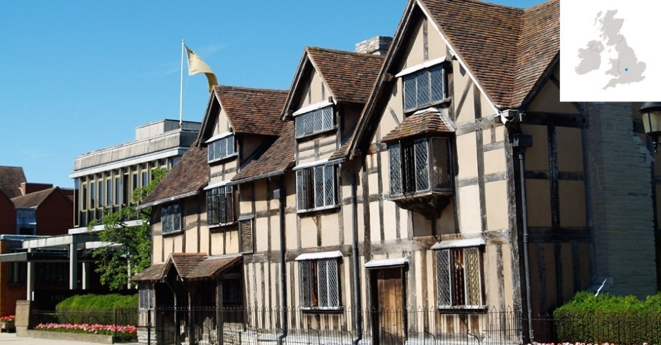 A cidade natal de William Shakespeare, Stratford-upon-Avon, tem mais de 800 anos de história. Além de ter sido a cidade em que o dramaturgo e poeta nasceu e passou sua infância, ele é atualmente sede do conceituado grupo teatral Royal Shakespeare Company