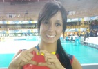 Colombiana do vôlei arranca até coraçõezinhos do público: "não sei se sou bonita" - Gustavo Franceschini/UOL