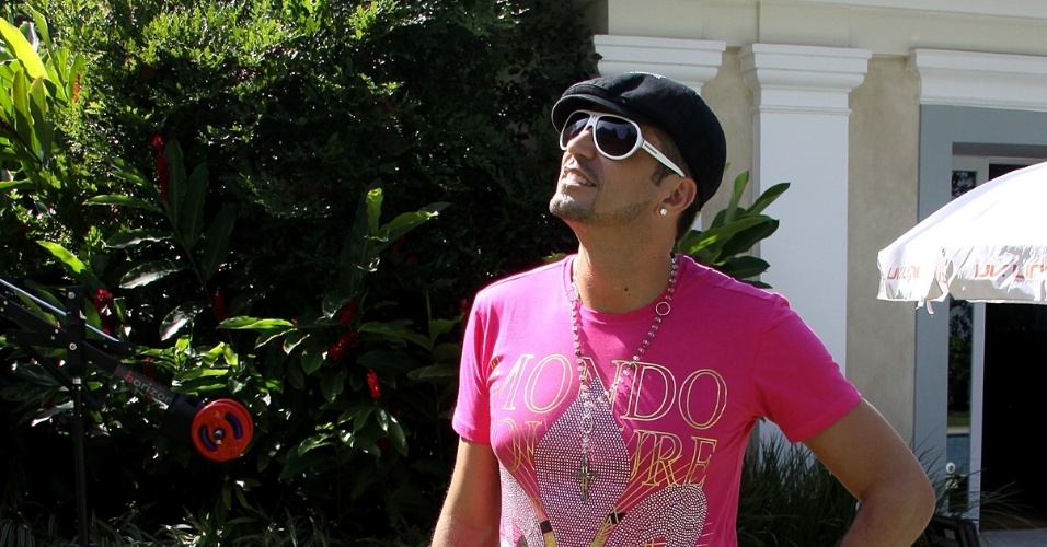 Latino grava clipe da canção "In Love" no Rio (10/5/12). O vídeo tem direção de Rafael Almeida 