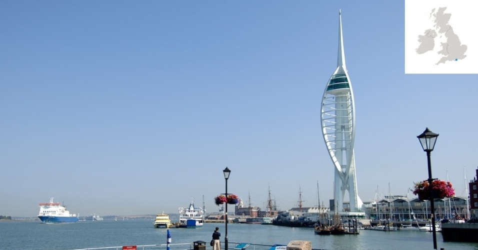 Portsmouth é uma cidade portuária fundada aproximadamente em 1180. Ela teve um papel de destaque em vários eventos históricos, como a última batalha de Nelson em Trafalgar e as operações navais do Dia D, na Segunda Guerra Mundial. A chama olímpica passará pela cidade no 58° dia do percurso, em 15 de julho