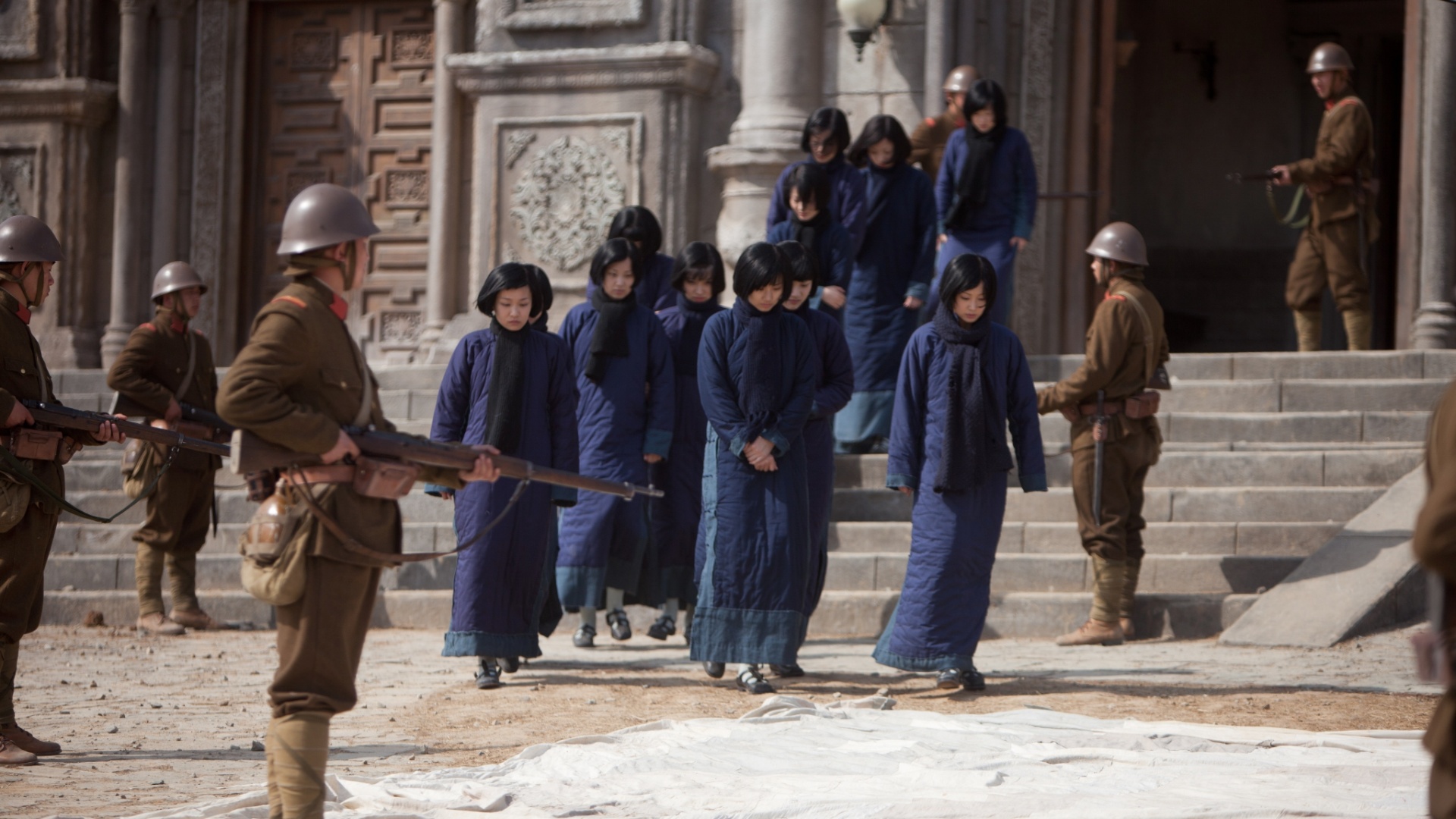 Cena de "Flores do Oriente" , de Zhang Yimou - Divulgação