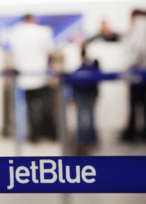 Check-in da jetBlue no Aeroporto LaGuardia, em Nova York - Lucas Jackson/Reuters