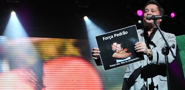 Emocionado, Leonardo fala do filho, Pedro, em show no Credicard Hall, em SP (11/5/12) - Photo Rio News