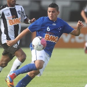 Diego Renan, que perdeu espaço no Cruzeiro com Celso Roth, volta a ter chance no time mineiro - Washington Alves/Vipcomm