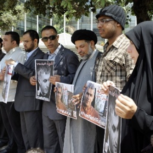 Bareinitas no Líbano protestam a favor da libertação de Nabil Rajab, em foto tirada no dia 12 de maio - Wael Hamzeh/EFE