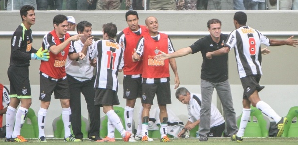 Bernard (camisa 11) foi decisivo na vitória atleticana por 3 a 0 ao marcar dois gols - Bruno Cantini/site oficial do Atlético-MG