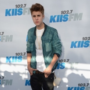 Justin Bieber chega ao evento "102.7 KIIS FM"s Wango Tango", em Carson, Califórnia (12/5/12) - Frazer Harrison/Getty Images 