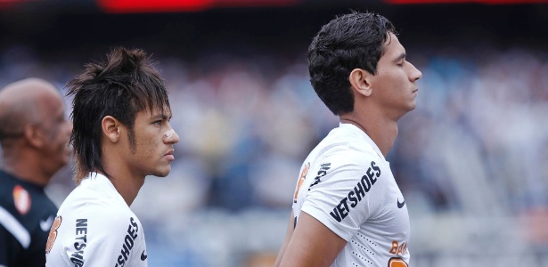 Neymar e Ganso são responsáveis por 24 assistências do Santos nesta temporada - Leandro Moraes/UOL