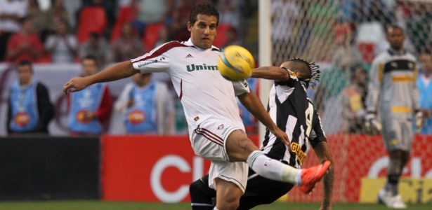 Rafael Moura fez o gol da vitória do Flu sobre o Botafogo, mas ficou sem a bola do jogo - Júlio César Guimarães/UOL