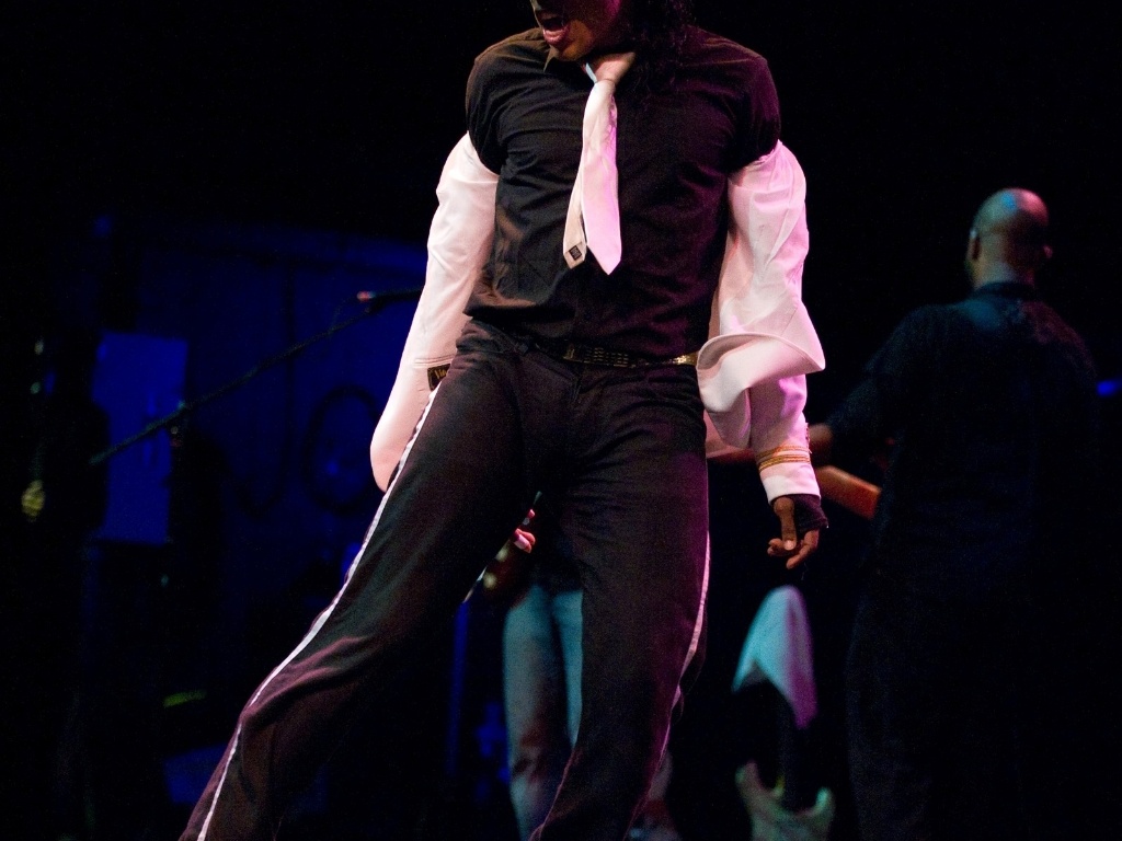 A banda foi reconhecuda pelo ex-empresário de Michael, Frank Di Leo, que estava cuidando da turnê de "This Is It" - Divulgação